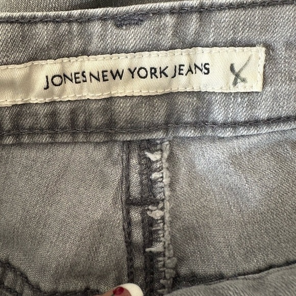 Jones New York Women's Straight Leg Jeans in Gray - Picture 4 of 8